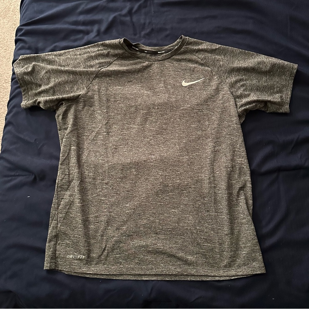 EUC Nike Dri-Fit shirt